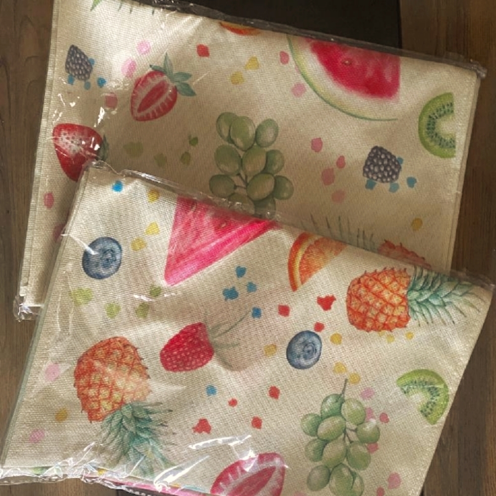 Box#16 😍 5 For $25 😍 Fruity Linen Table Runner